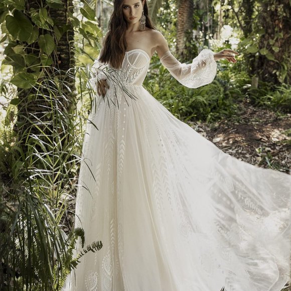 Rish Bridal Aspen Wedding Gown - Picture 1 of 9